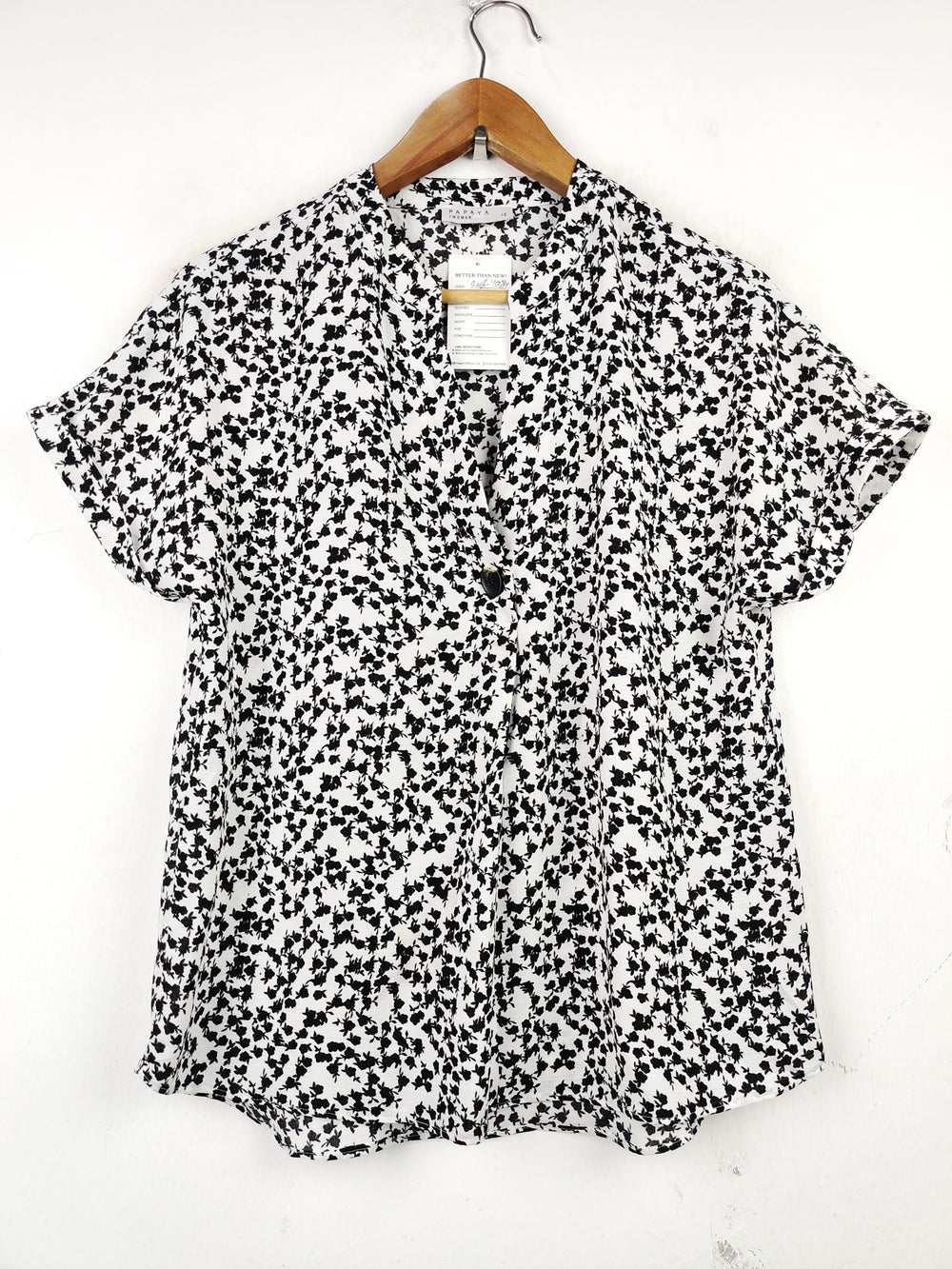 Buy online pre-used pre-loved 100% authentic & Original branded Papaya (SWT-4084) available in Pakistan. Top international brands avilable.