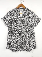 Buy online pre-used pre-loved 100% authentic & Original branded Papaya (SWT-4084) available in Pakistan. Top international brands avilable.