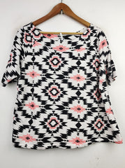 Buy online pre-used pre-loved 100% authentic & Original branded Simply Be (SWT-4162) available in Pakistan. Top international brands avilable.