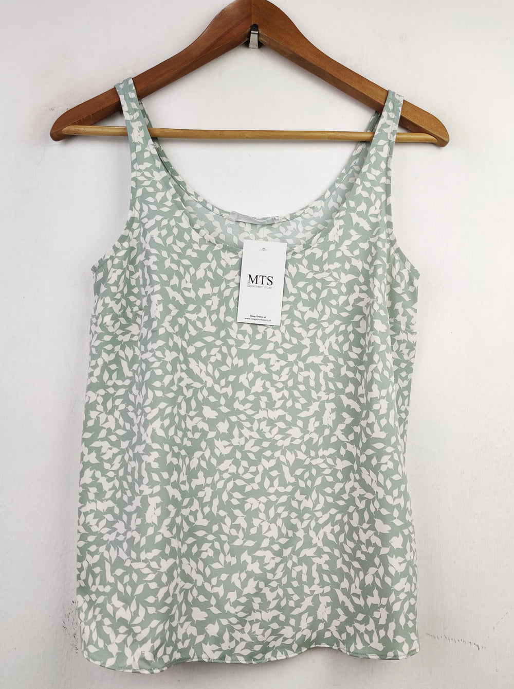 Buy online pre-used pre-loved 100% authentic & Original branded Shein (SWT-4167) available in Pakistan. Top international brands avilable.