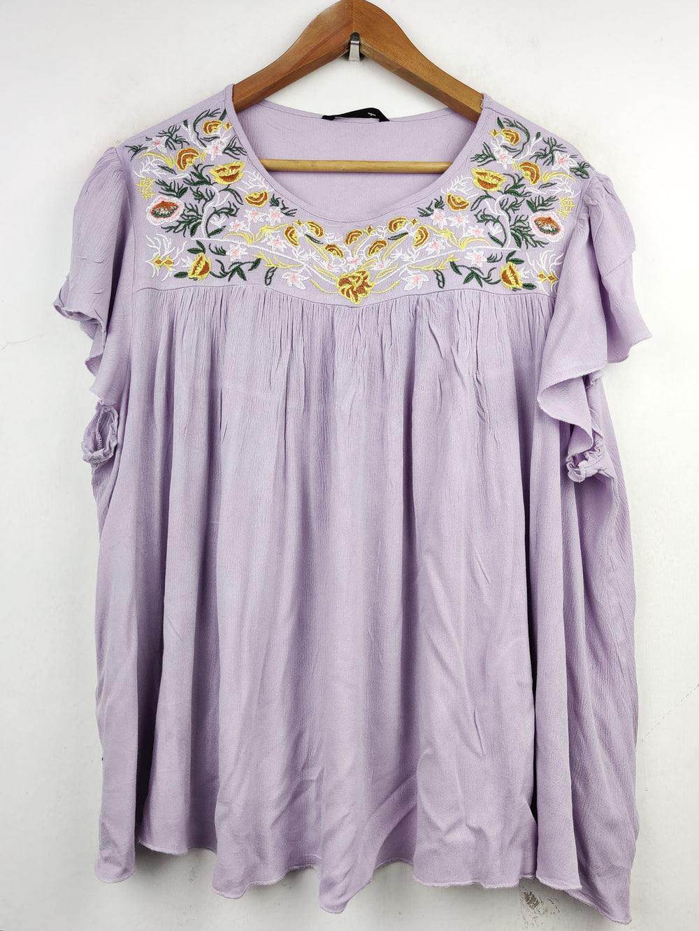 Buy online pre-used pre-loved 100% authentic & Original branded Shein (SWT-4168) available in Pakistan. Top international brands avilable.