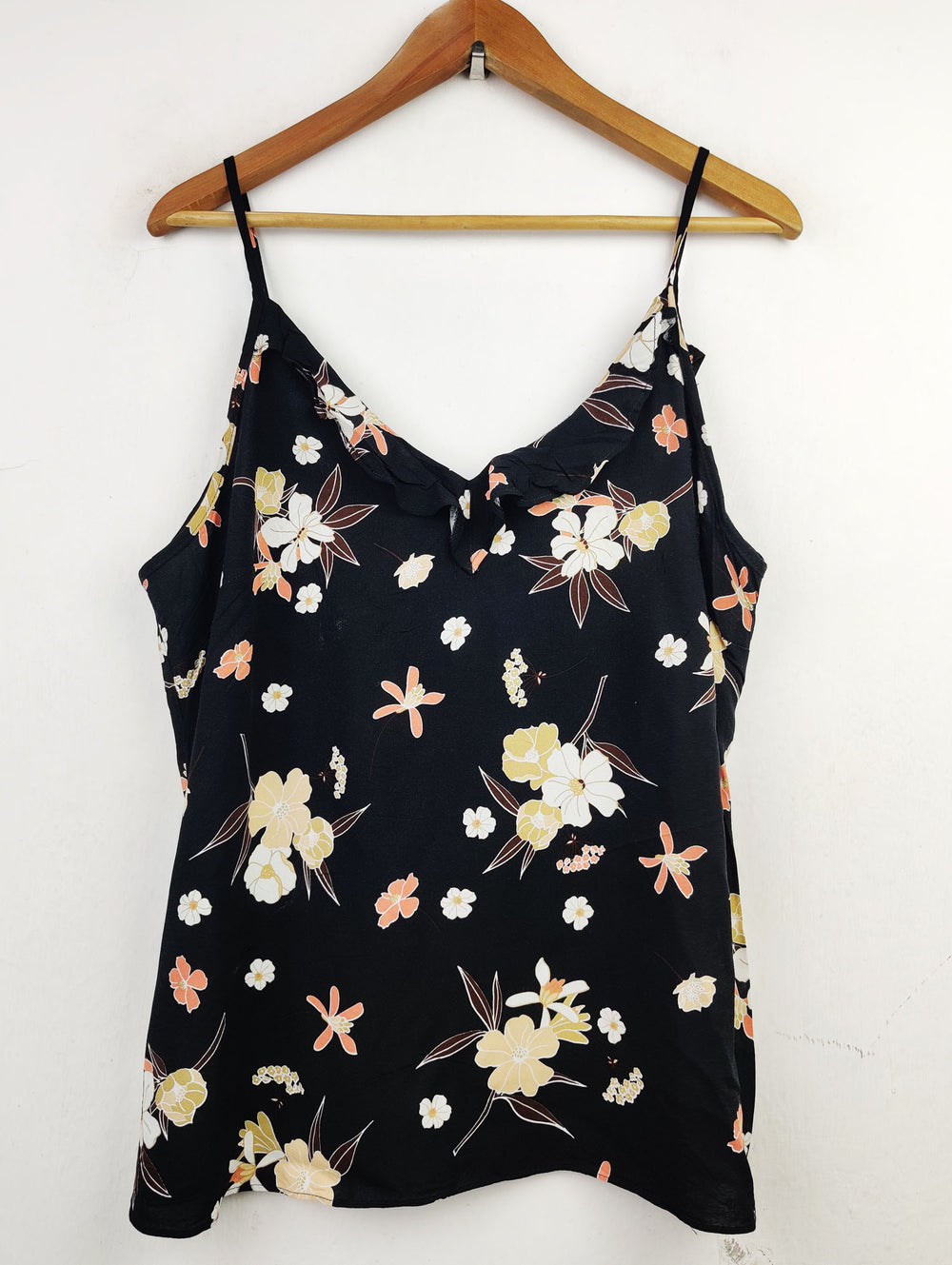 Buy online pre-used pre-loved 100% authentic & Original branded F&F (SWT-4170) available in Pakistan. Top international brands avilable.