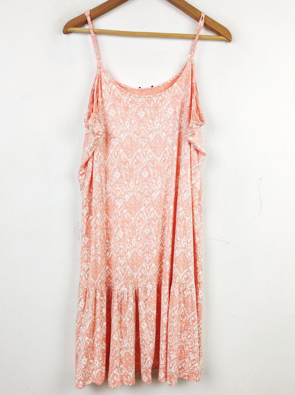 Buy online pre-used pre-loved 100% authentic & Original branded Tu (SWT-4219) available in Pakistan. Top international brands avilable.