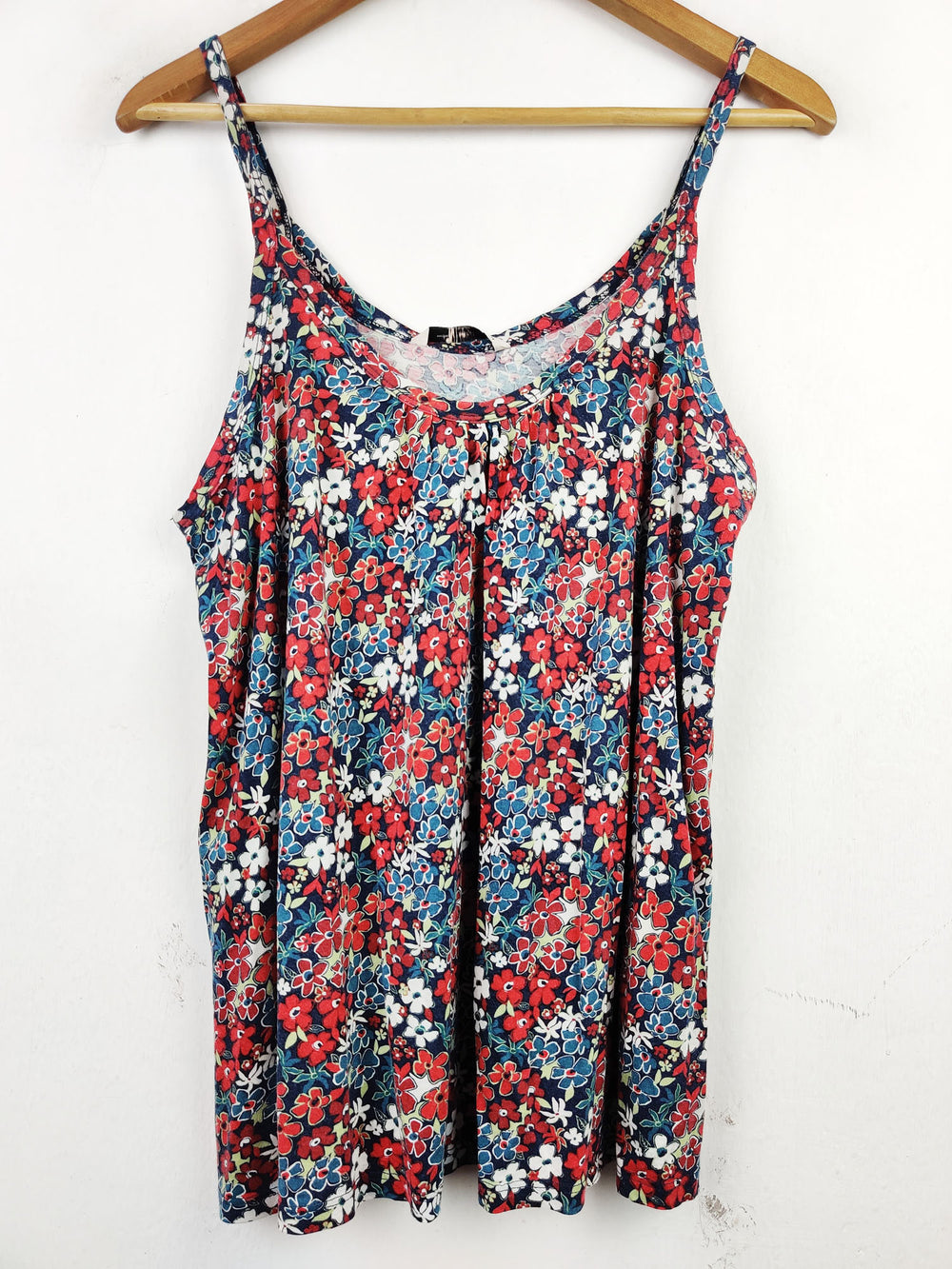 Buy online pre-used pre-loved 100% authentic & Original branded Tu (SWT-4353) available in Pakistan. Top international brands avilable.