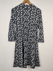 Buy online pre-used pre-loved 100% authentic & Original branded Primark (SWT-442) available in Pakistan. Top international brands avilable.