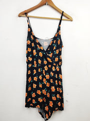 Buy online pre-used pre-loved 100% authentic & Original branded H&M (SWT-4454) available in Pakistan. Top international brands avilable.