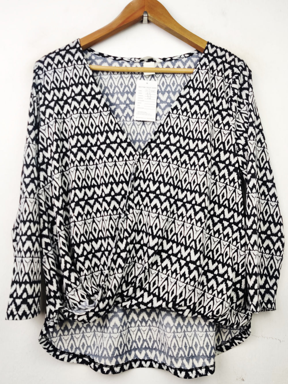 Buy online pre-used pre-loved 100% authentic & Original branded H&M (SWT-4485) available in Pakistan. Top international brands avilable.