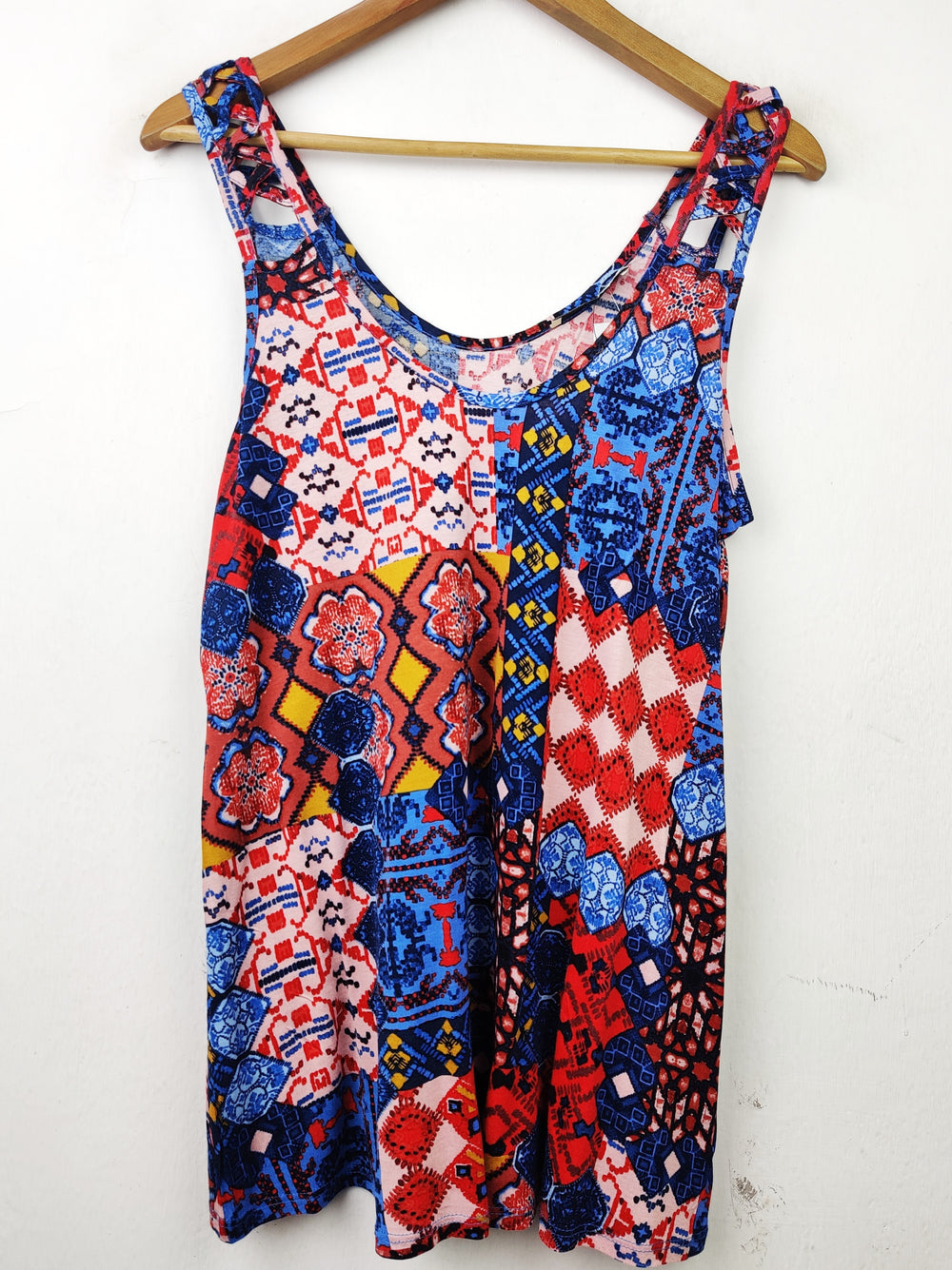 Buy online pre-used pre-loved 100% authentic & Original branded George (SWT-4487) available in Pakistan. Top international brands avilable.