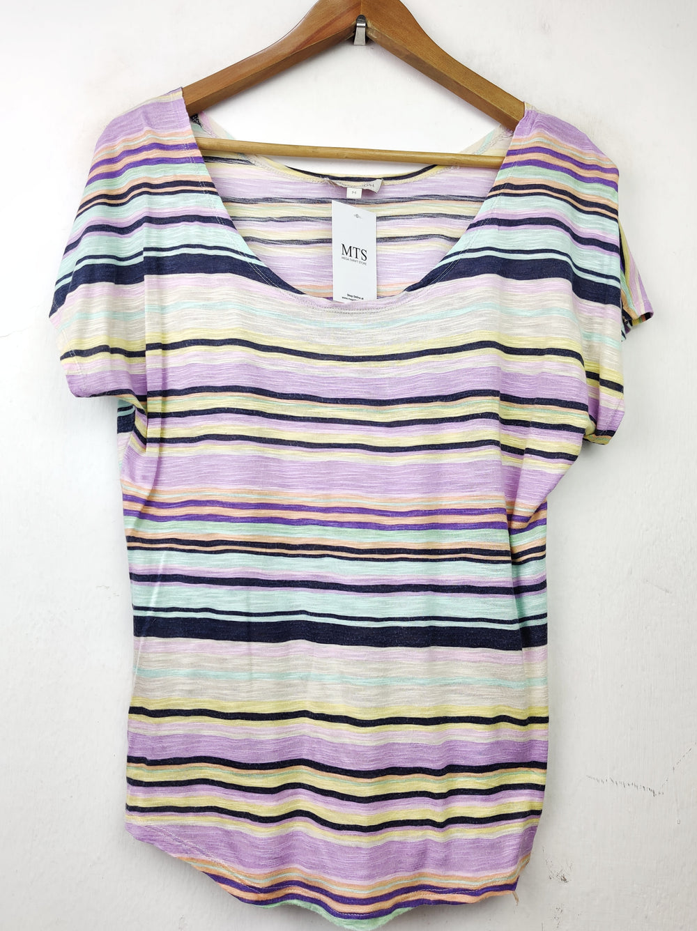 Buy online pre-used pre-loved 100% authentic & Original branded Monsoon (SWT-4518) available in Pakistan. Top international brands avilable.