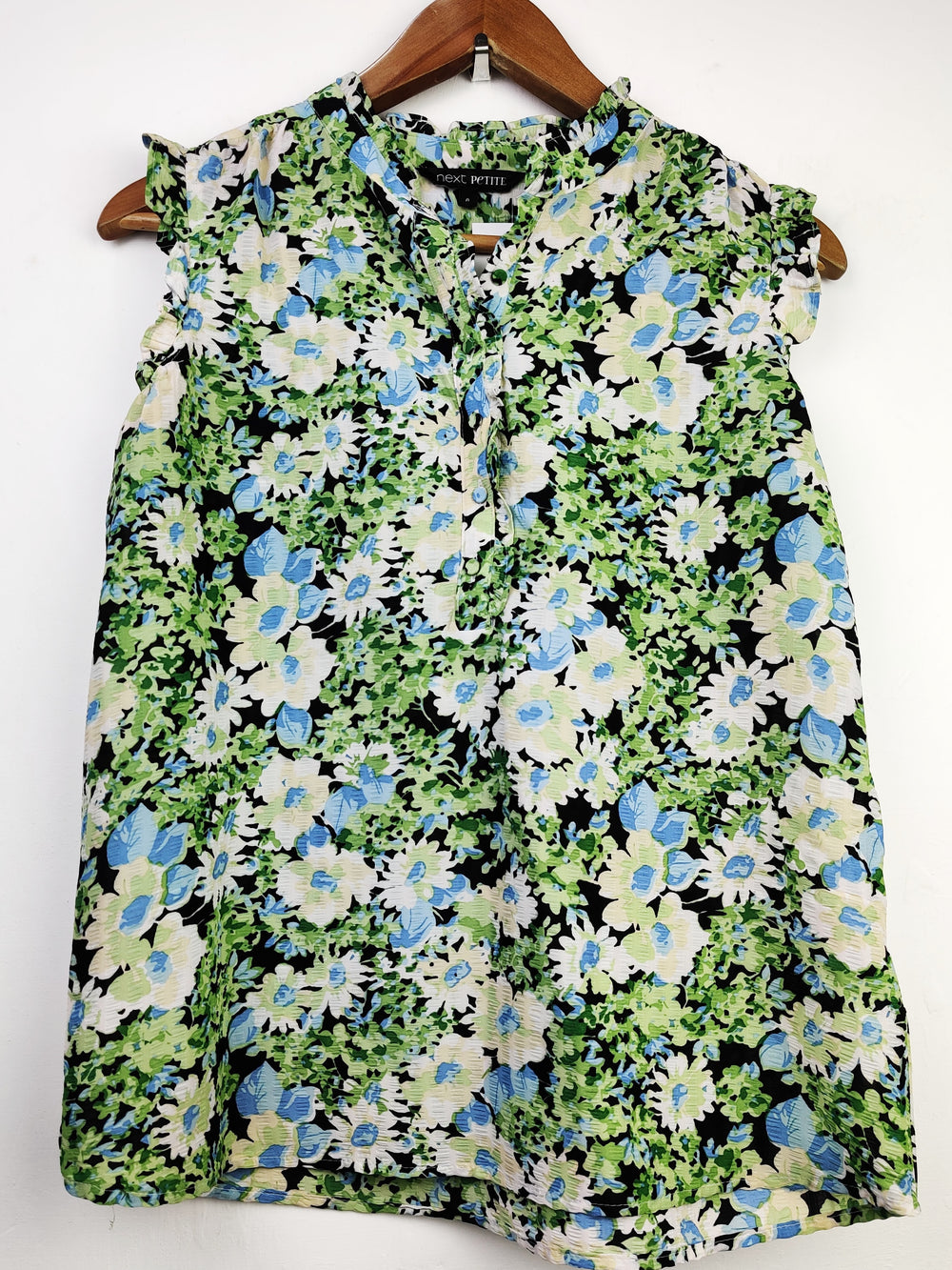 Buy online pre-used pre-loved 100% authentic & Original branded Next (SWT-4610) available in Pakistan. Top international brands avilable.