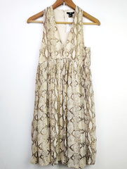 Buy online pre-used pre-loved 100% authentic & Original branded H&M (SWT-4615) available in Pakistan. Top international brands avilable.