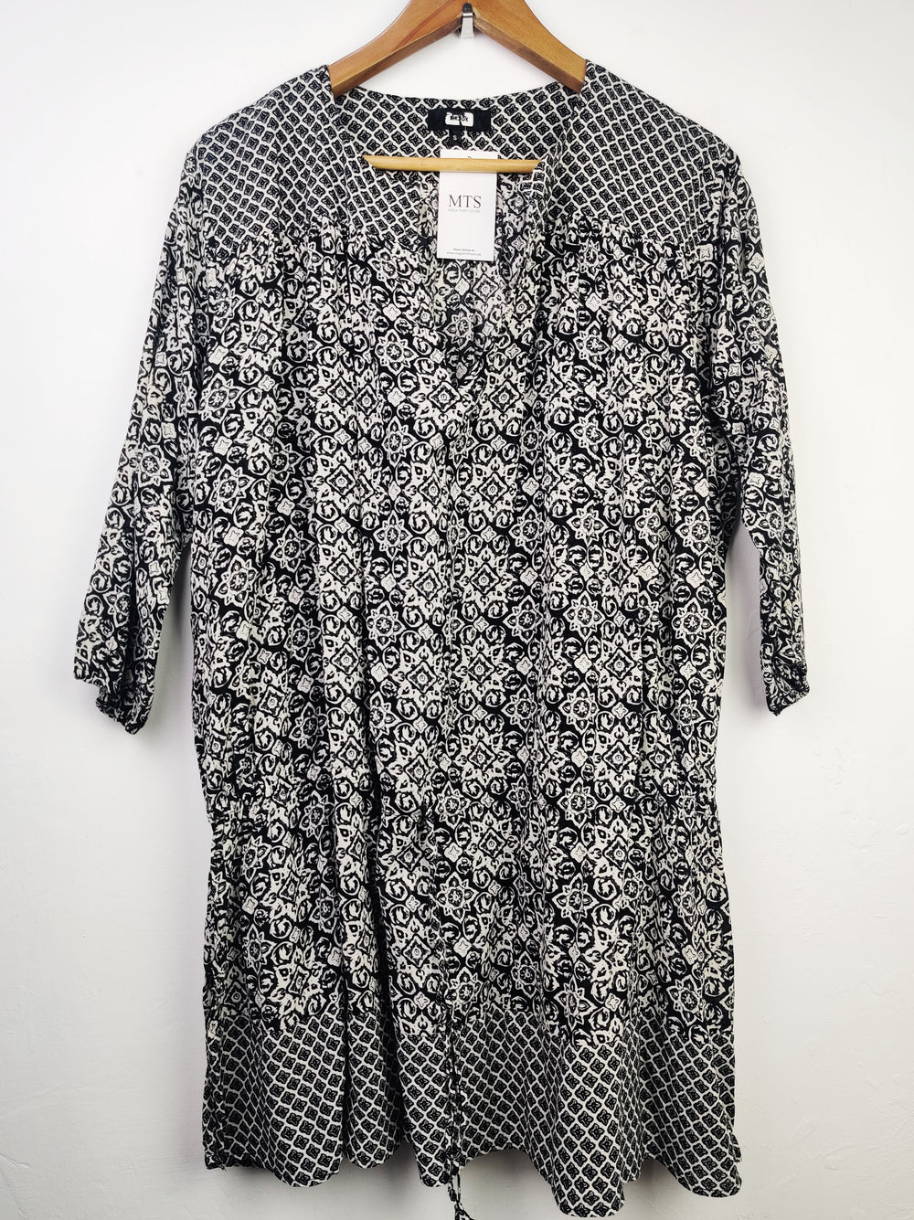 Buy online pre-used pre-loved 100% authentic & Original branded Bik Bok (SWT-4625) available in Pakistan. Top international brands avilable.