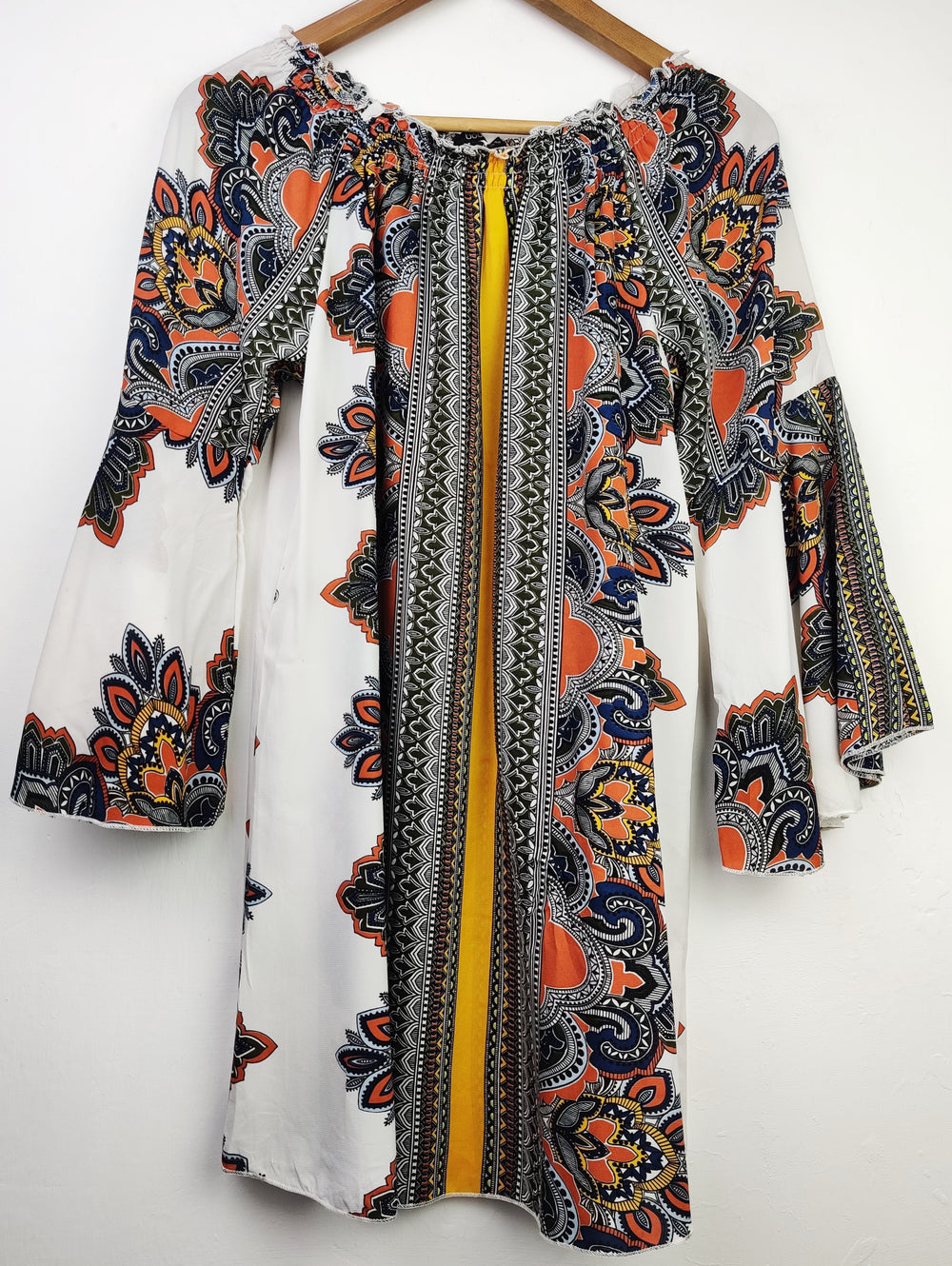 Buy online pre-used pre-loved 100% authentic & Original branded Boohoo (SWT-4666) available in Pakistan. Top international brands avilable.