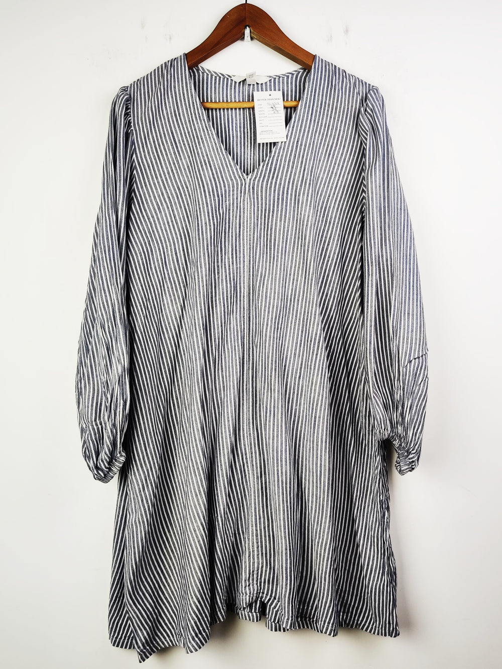 Buy online pre-used pre-loved 100% authentic & Original branded H&M (SWT-4719) available in Pakistan. Top international brands avilable.