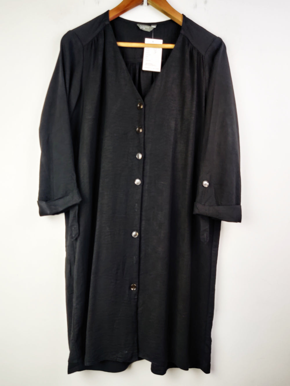 Buy online pre-used pre-loved 100% authentic & Original branded Papaya (SWT-4738) available in Pakistan. Top international brands avilable.