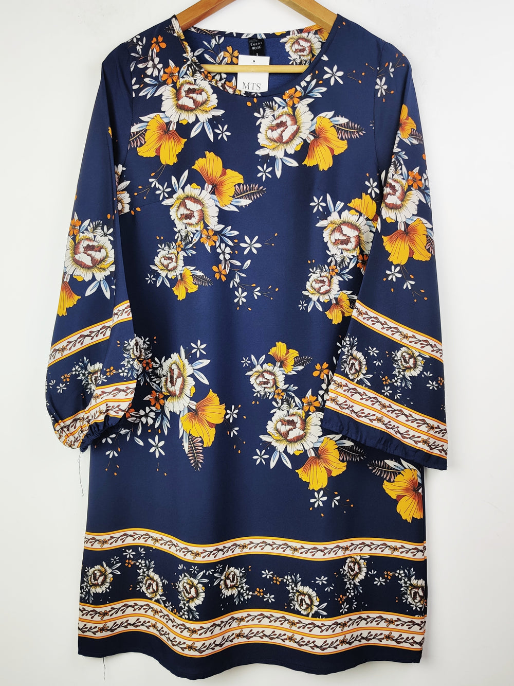 Buy online pre-used pre-loved 100% authentic & Original branded Emery Rose (SWT-4758) available in Pakistan. Top international brands avilable.