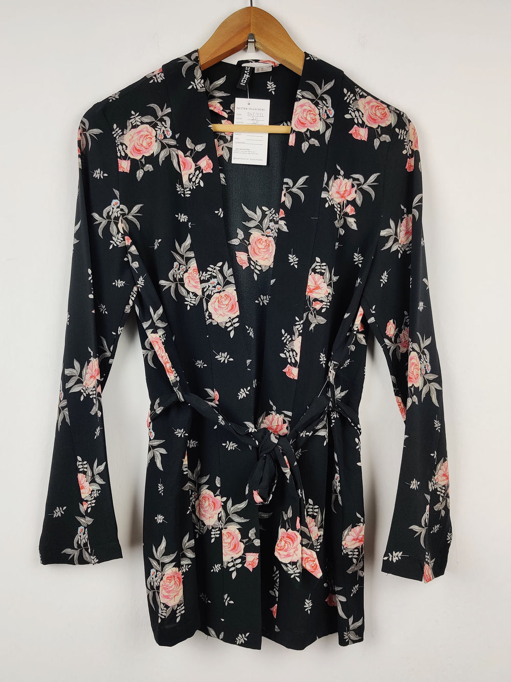 Buy online pre-used pre-loved 100% authentic & Original branded H&M (SWT-475) available in Pakistan. Top international brands avilable.