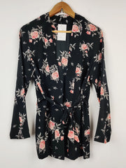 Buy online pre-used pre-loved 100% authentic & Original branded H&M (SWT-475) available in Pakistan. Top international brands avilable.