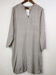 Buy online pre-used pre-loved 100% authentic & Original branded Atmosphere (SWT-4773) available in Pakistan. Top international brands avilable.