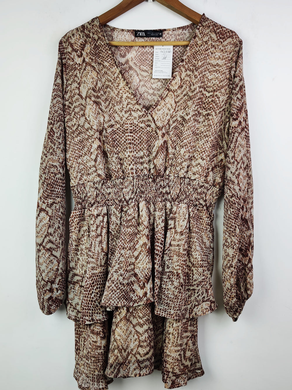 Buy online pre-used pre-loved 100% authentic & Original branded Zara (SWT-4781) available in Pakistan. Top international brands avilable.