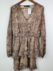 Buy online pre-used pre-loved 100% authentic & Original branded Zara (SWT-4781) available in Pakistan. Top international brands avilable.