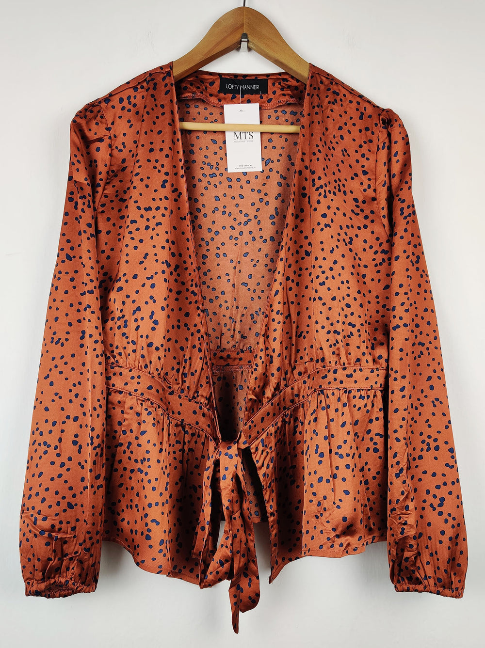 Buy online pre-used pre-loved 100% authentic & Original branded Lofty Manner (SWT-511) available in Pakistan. Top international brands avilable.