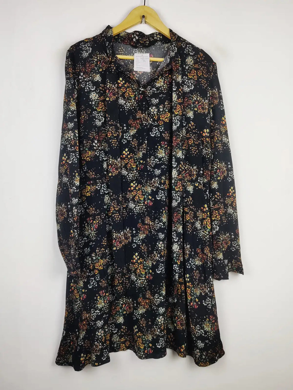 Buy online pre-used pre-loved 100% authentic & Original branded Next (SWT-5249) available in Pakistan. Top international brands avilable.