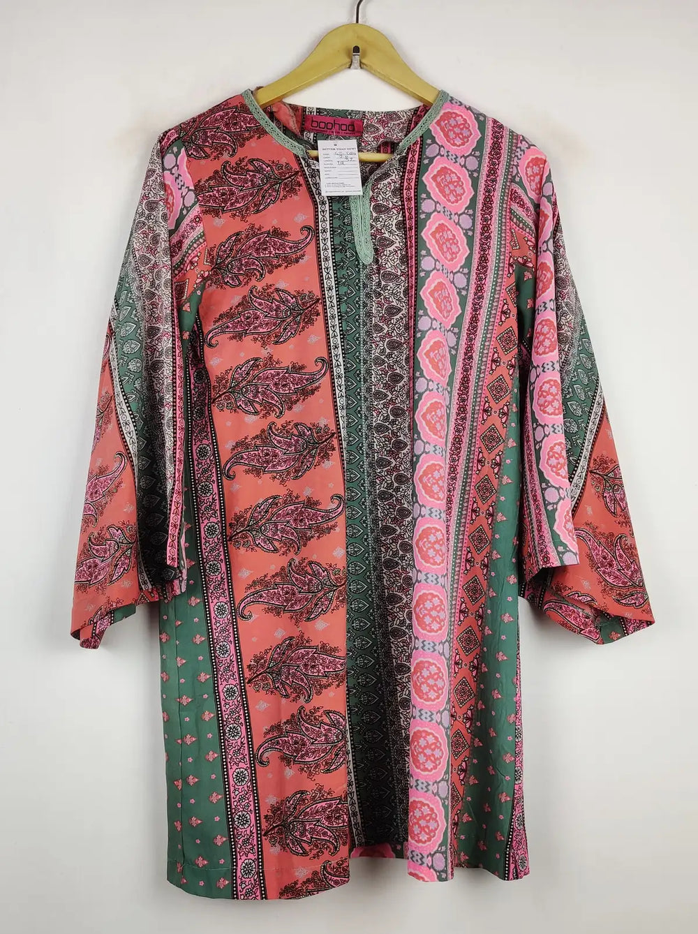 Buy online pre-used pre-loved 100% authentic & Original branded Boohoo (SWT-5284) available in Pakistan. Top international brands avilable.
