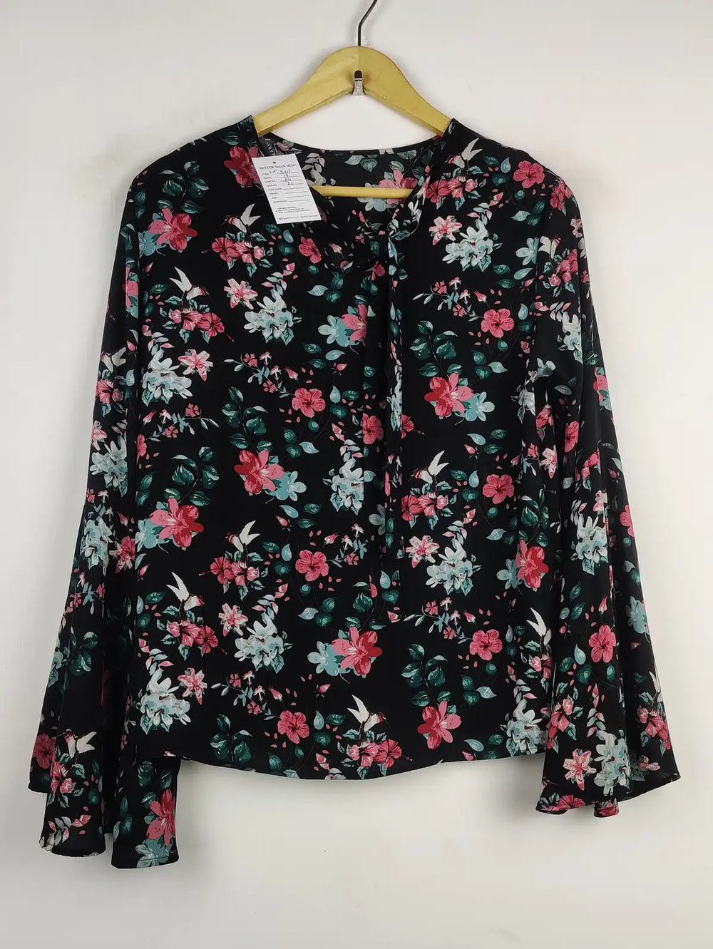 Buy online pre-used pre-loved 100% authentic & Original branded Primark (SWT-5311) available in Pakistan. Top international brands avilable.