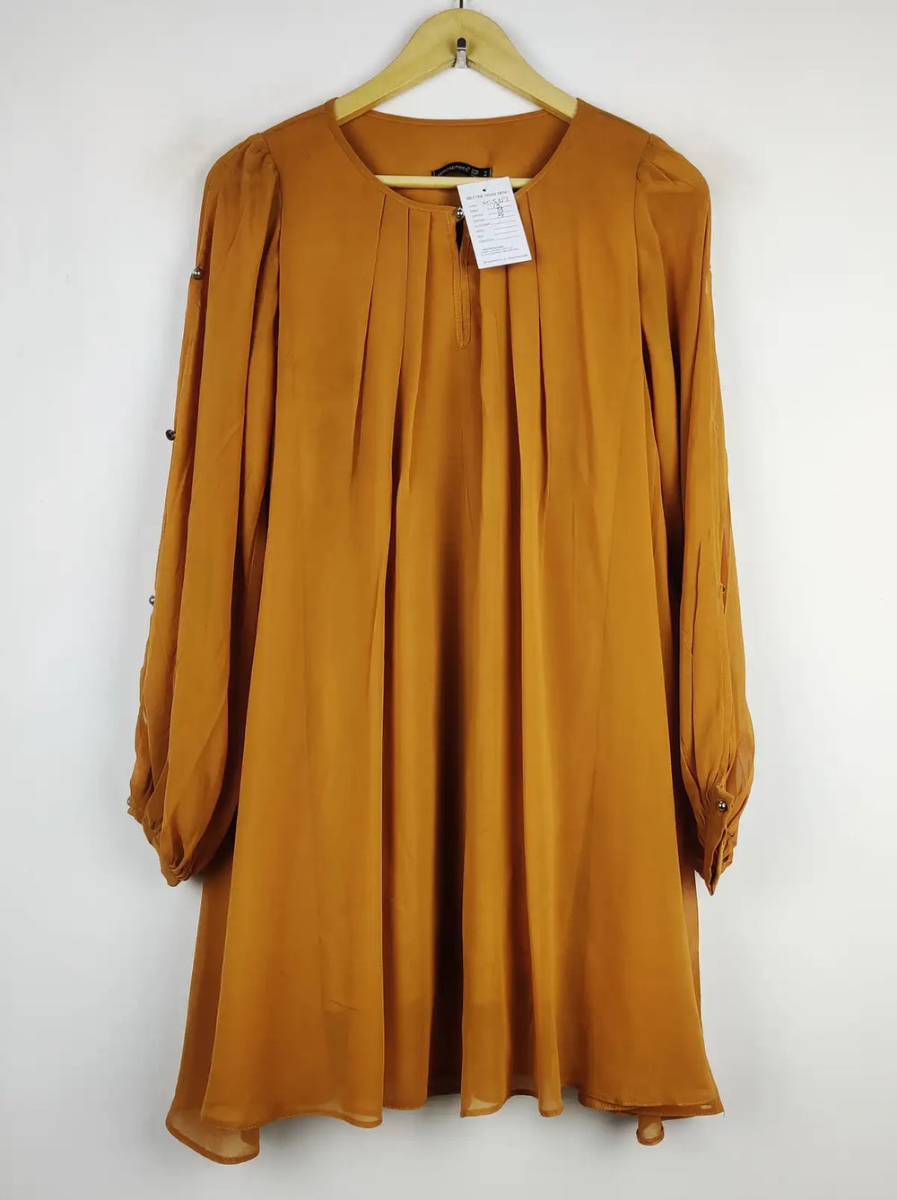 Buy online pre-used pre-loved 100% authentic & Original branded Atmosphere (SWT-5317) available in Pakistan. Top international brands avilable.