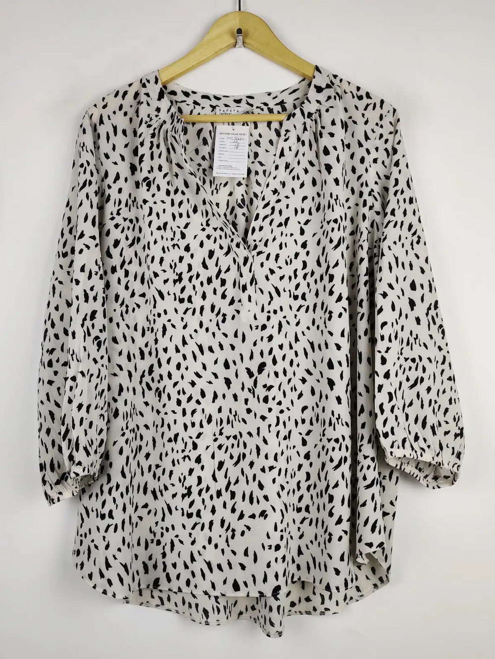 Buy online pre-used pre-loved 100% authentic & Original branded Papaya (SWT-5324) available in Pakistan. Top international brands avilable.