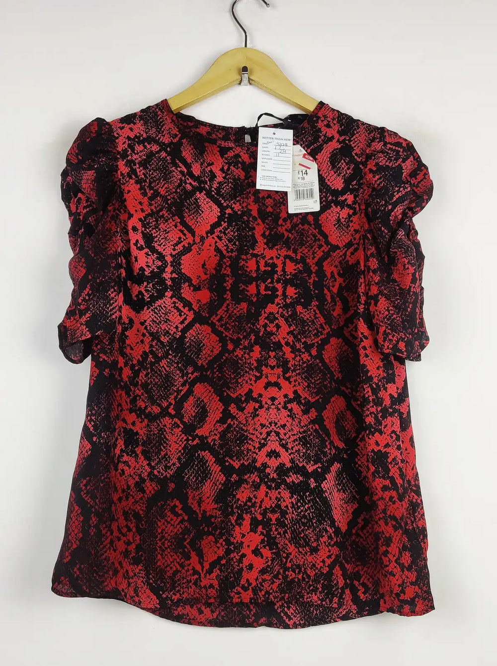 Buy online pre-used pre-loved 100% authentic & Original branded F&F (SWT-5328) available in Pakistan. Top international brands avilable.