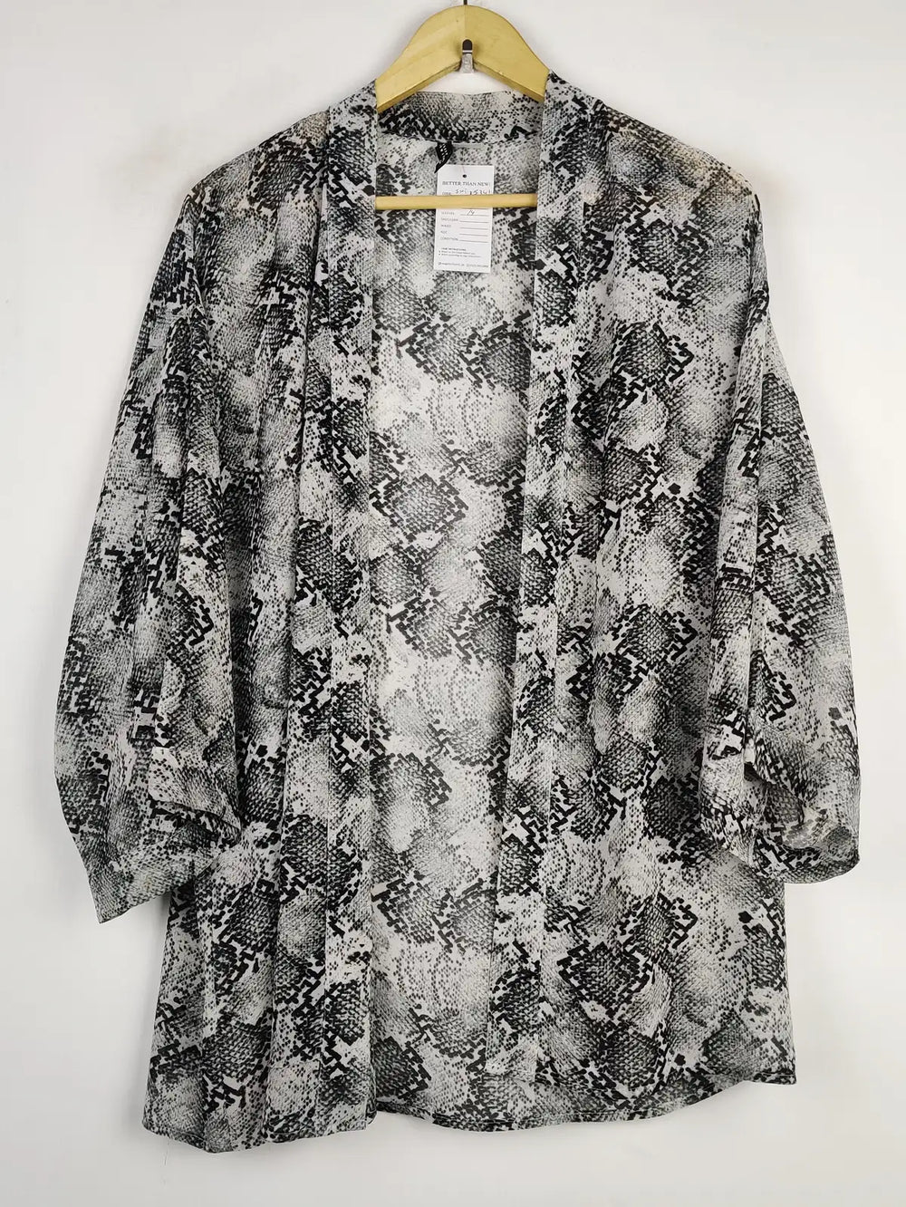 Buy online pre-used pre-loved 100% authentic & Original branded H&M (SWT-5341) available in Pakistan. Top international brands avilable.