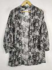 Buy online pre-used pre-loved 100% authentic & Original branded H&M (SWT-5341) available in Pakistan. Top international brands avilable.