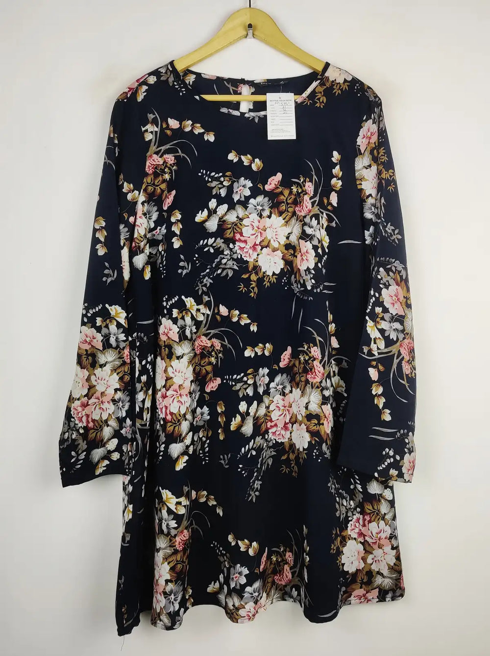 Buy online pre-used pre-loved 100% authentic & Original branded Shein (SWT-5351) available in Pakistan. Top international brands avilable.