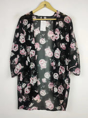 Buy online pre-used pre-loved 100% authentic & Original branded H&M (SWT-5359) available in Pakistan. Top international brands avilable.