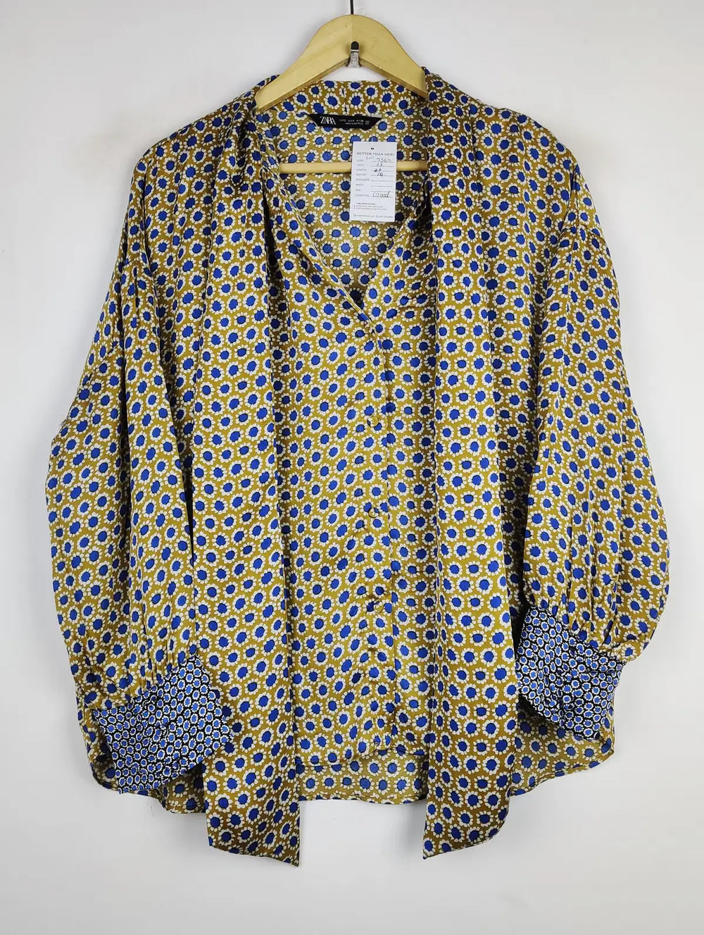 Buy online pre-used pre-loved 100% authentic & Original branded Zara (SWT-5360) available in Pakistan. Top international brands avilable.