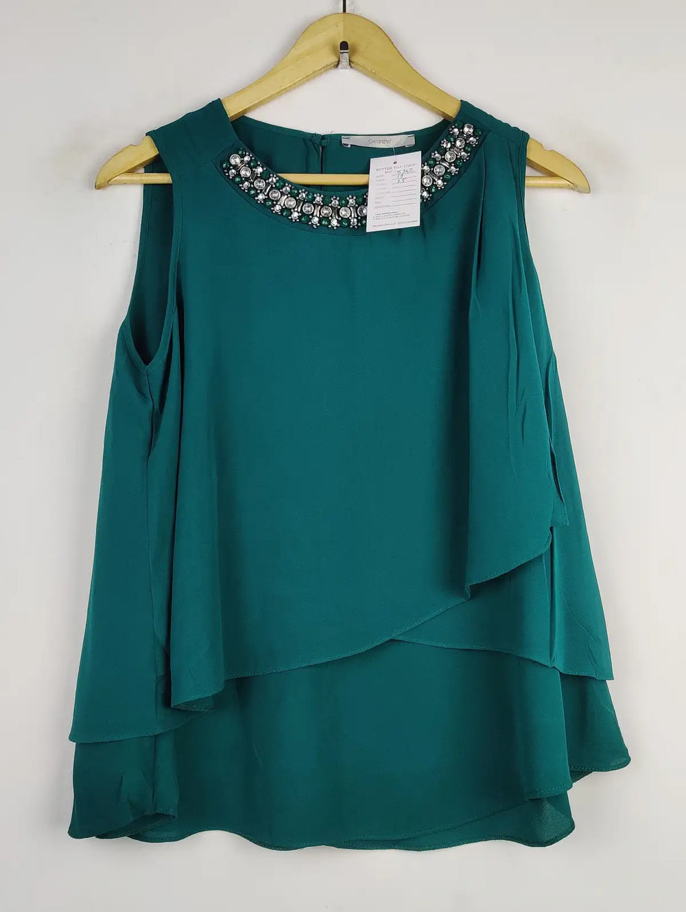 Buy online pre-used pre-loved 100% authentic & Original branded George (SWT-5362) available in Pakistan. Top international brands avilable.