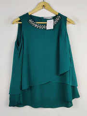 Buy online pre-used pre-loved 100% authentic & Original branded George (SWT-5362) available in Pakistan. Top international brands avilable.