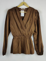 Buy online pre-used pre-loved 100% authentic & Original branded Femme Luxe (SWT-5367) available in Pakistan. Top international brands avilable.