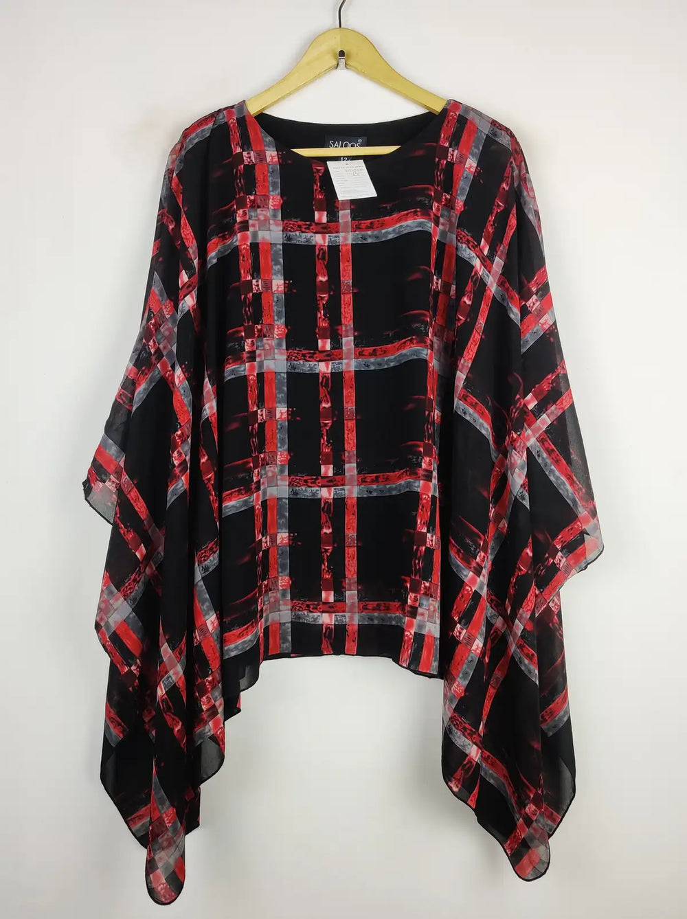 Buy online pre-used pre-loved 100% authentic & Original branded Saloos (SWT-5370) available in Pakistan. Top international brands avilable.