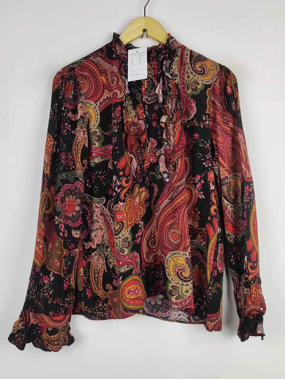 Buy online pre-used pre-loved 100% authentic & Original branded Zara (SWT-5374) available in Pakistan. Top international brands avilable.