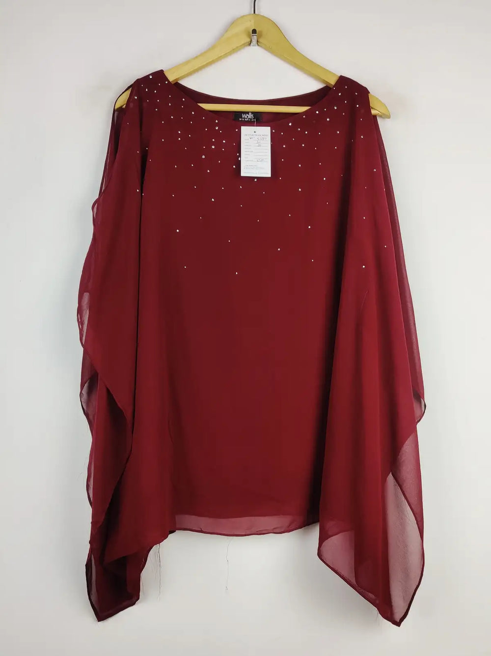 Buy online pre-used pre-loved 100% authentic & Original branded Wallis (SWT-5384) available in Pakistan. Top international brands avilable.