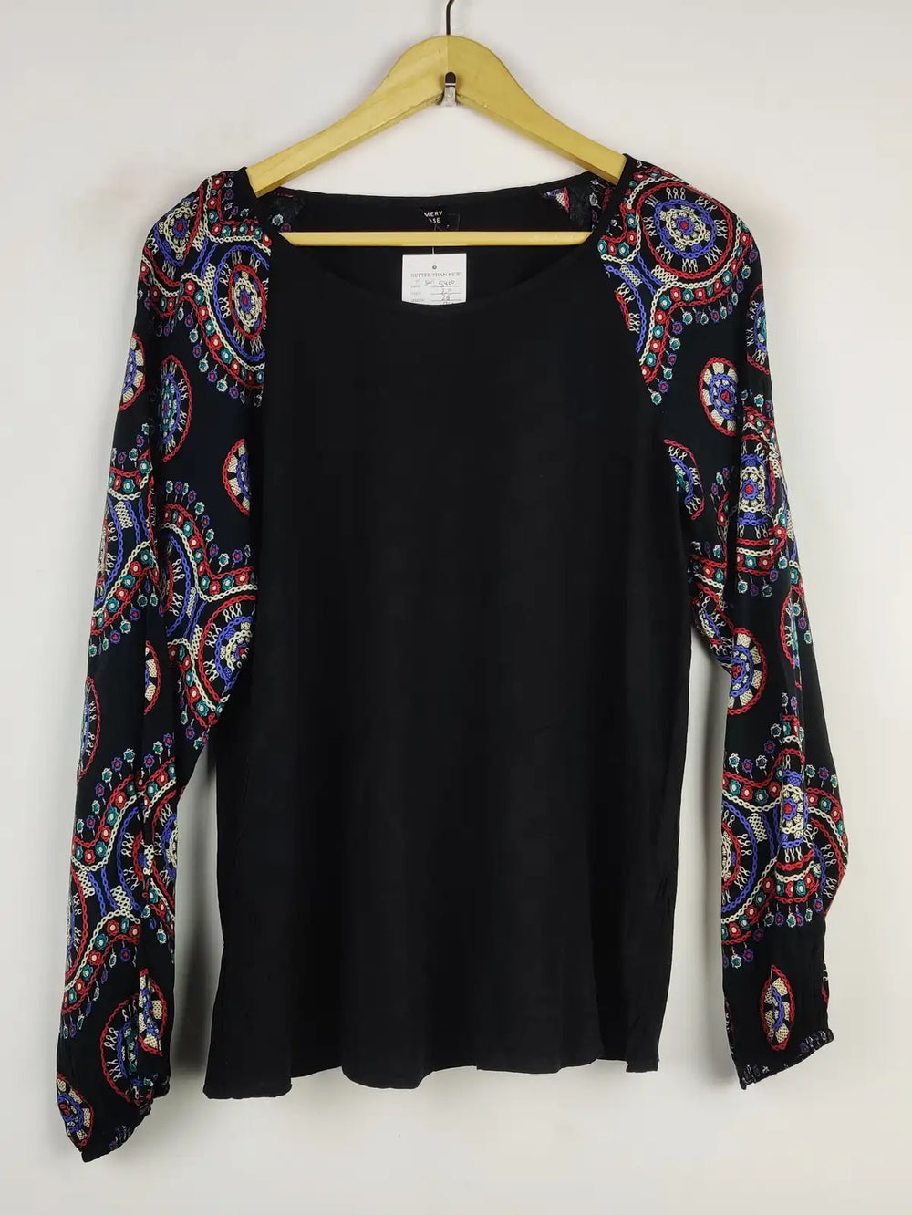 Buy online pre-used pre-loved 100% authentic & Original branded Emery Rose (SWT-5400) available in Pakistan. Top international brands avilable.