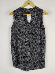 Buy online pre-used pre-loved 100% authentic & Original branded Mark And Spencer (SWT-5451) available in Pakistan. Top international brands avilable.
