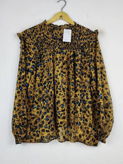 Buy online pre-used pre-loved 100% authentic & Original branded Unknown Brand (SWT-5500) available in Pakistan. Top international brands avilable.