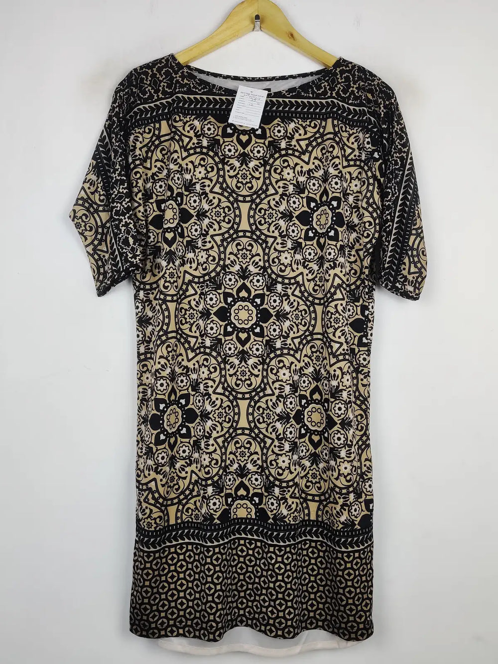 Buy online pre-used pre-loved 100% authentic & Original branded Jdc (SWT-5519) available in Pakistan. Top international brands avilable.