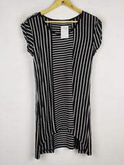 Buy online pre-used pre-loved 100% authentic & Original branded 2 . Biz (SWT-5521) available in Pakistan. Top international brands avilable.