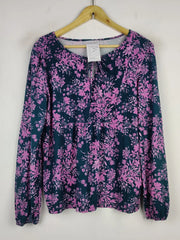 Buy online pre-used pre-loved 100% authentic & Original branded Bonmarche (SWT-5543) available in Pakistan. Top international brands avilable.
