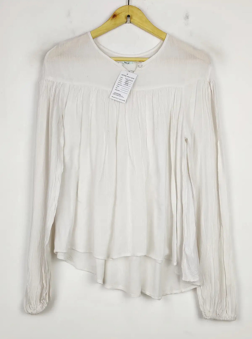 Buy online pre-used pre-loved 100% authentic & Original branded Kimchi Blue (SWT-5567) available in Pakistan. Top international brands avilable.